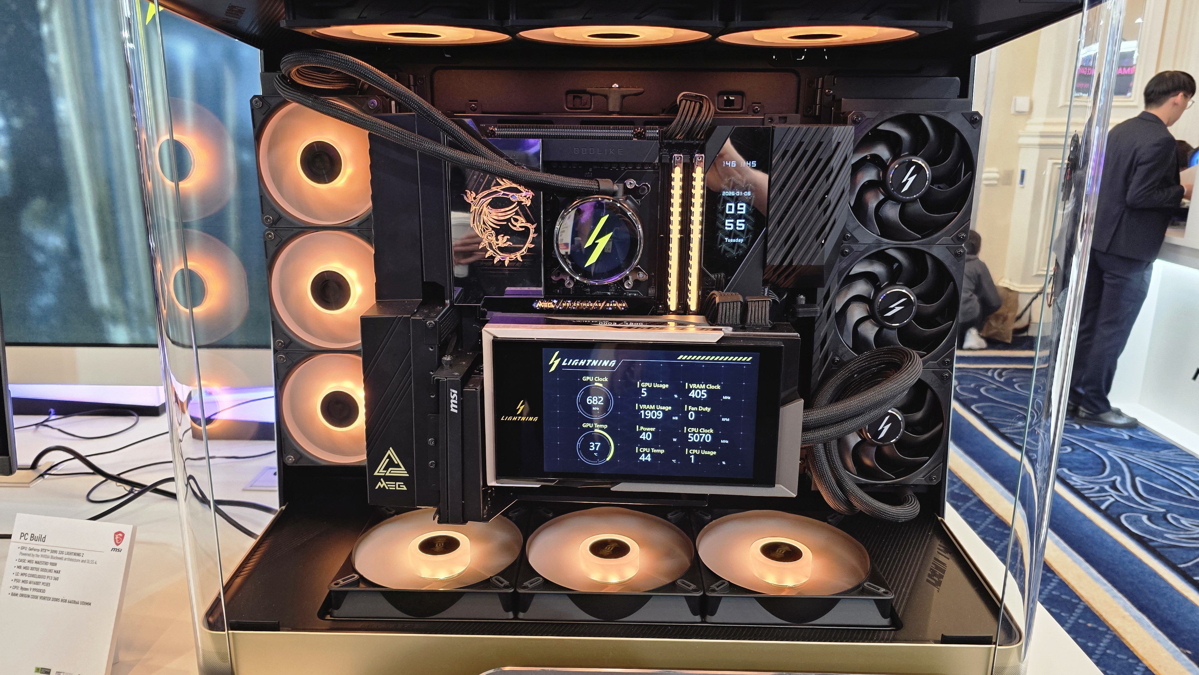 MSI MEG Maestro 900R Panoramic PC Case