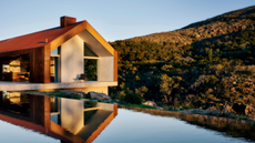 Amnesia House, California, by Edmonds + Lee Architects, a minimalist weekend retreat
