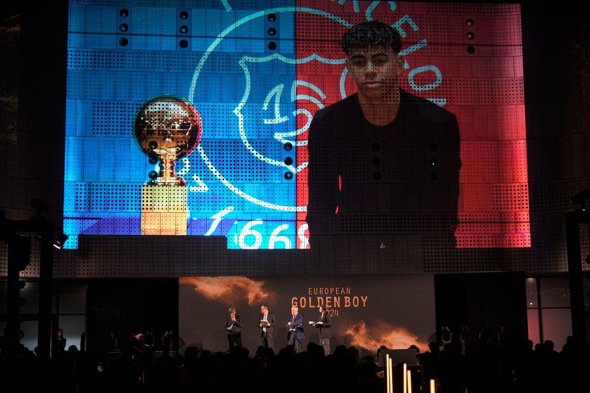 Lamine Yamal at the Golden Boy Awards 2024 accepting his prize via video screen