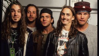 Eddie Vedder, Mike McCready, Jeff Ament, Stone Gossard, Dave Abbruzzese, Pinkpop Festival, Landgraaf, Holland, 08/06/1992.