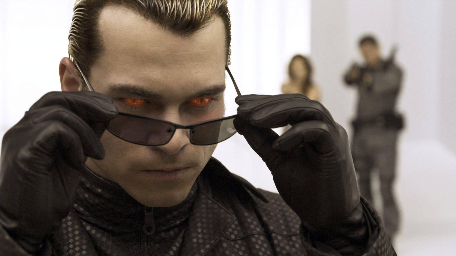 Shawn Roberts as Albert Wesker, with glowing red eyes, in Resident Evil: Afterlife