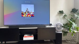 Samsung HW-Q700C-soundbar onder een LG G3 OLED TV