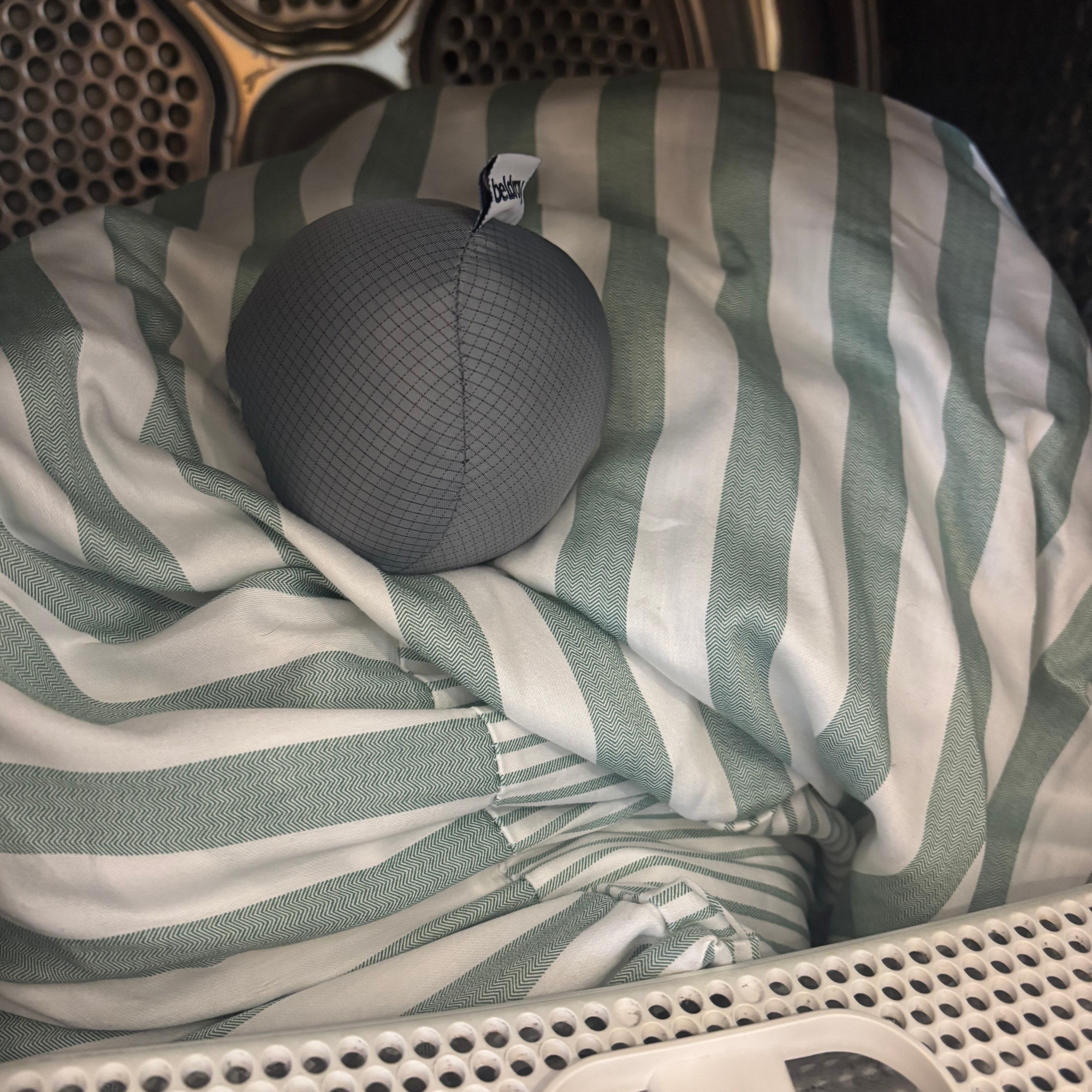beldray anti-static dryer balls in tumble dryer with bedding
