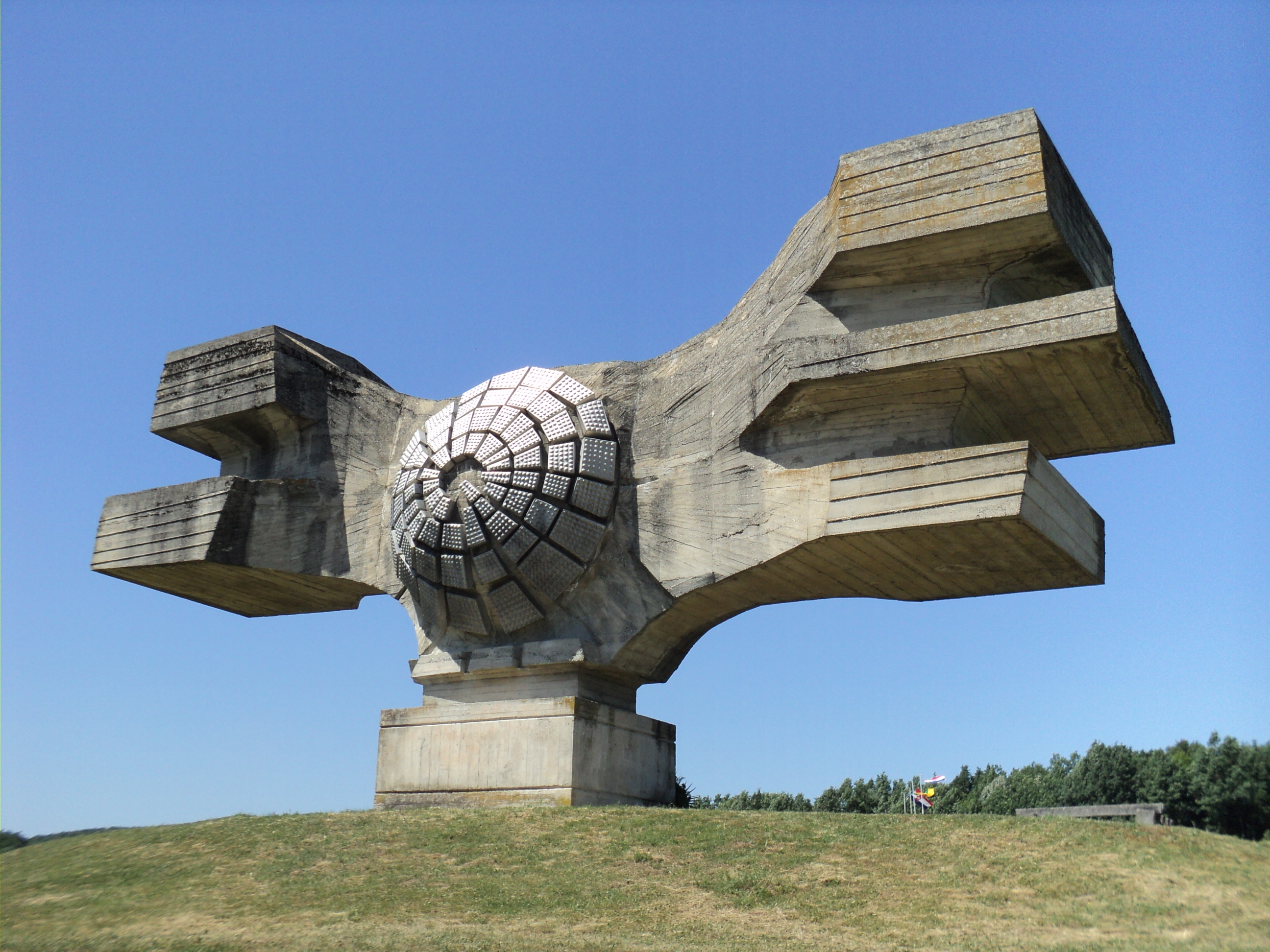 a spomenik - Monument to the Revolution of the People of Moslavina (1965-7), Podgarić, Croatia (by Du&scaron;an Džamonja and Vladimir Veličković)
