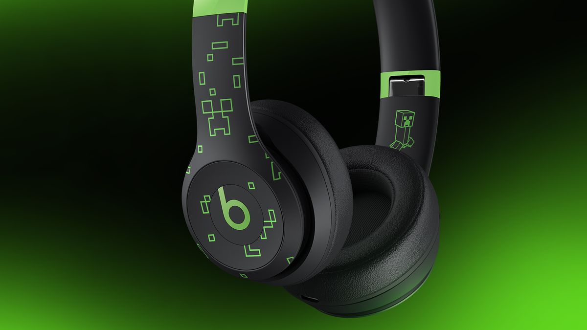 Image of the Beats Solo 4 Minecraft version.