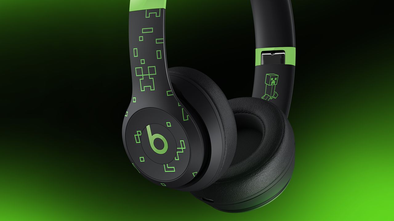 Image of the Beats Solo 4 Minecraft version.