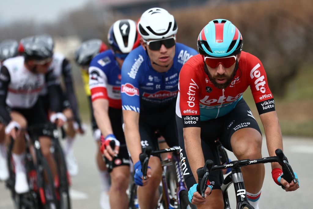 De Gendt admits causing ParisNice crash but by Skjelmose