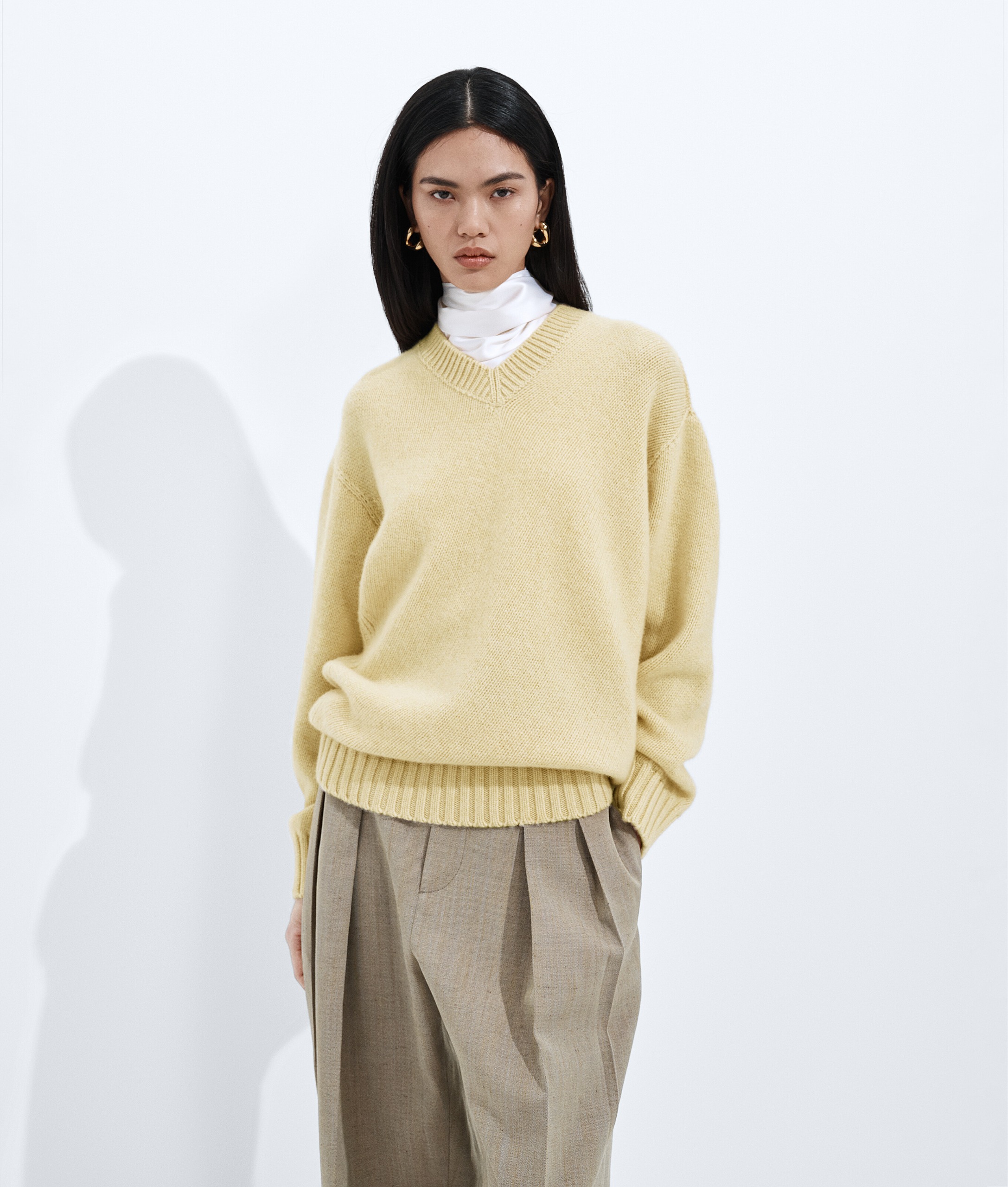 Women's Cashmere Twisted Sweater in Butter