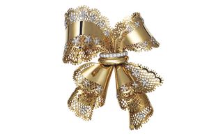 Lace bow clip made from gold