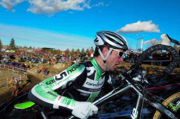 Jeremy Powers (Cannondale-Cyclocrossworld.com) leading the race at the steps.