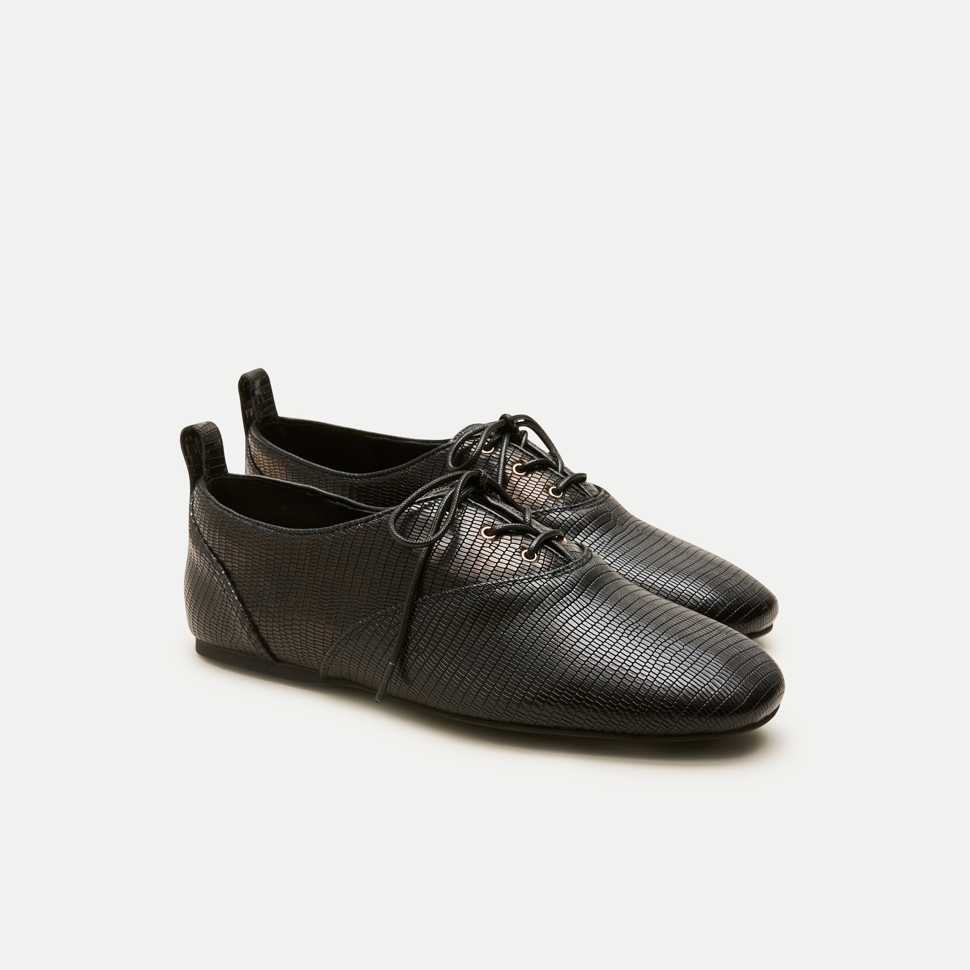 Verona Lace-Up Flats in Lizard-Embossed Leather