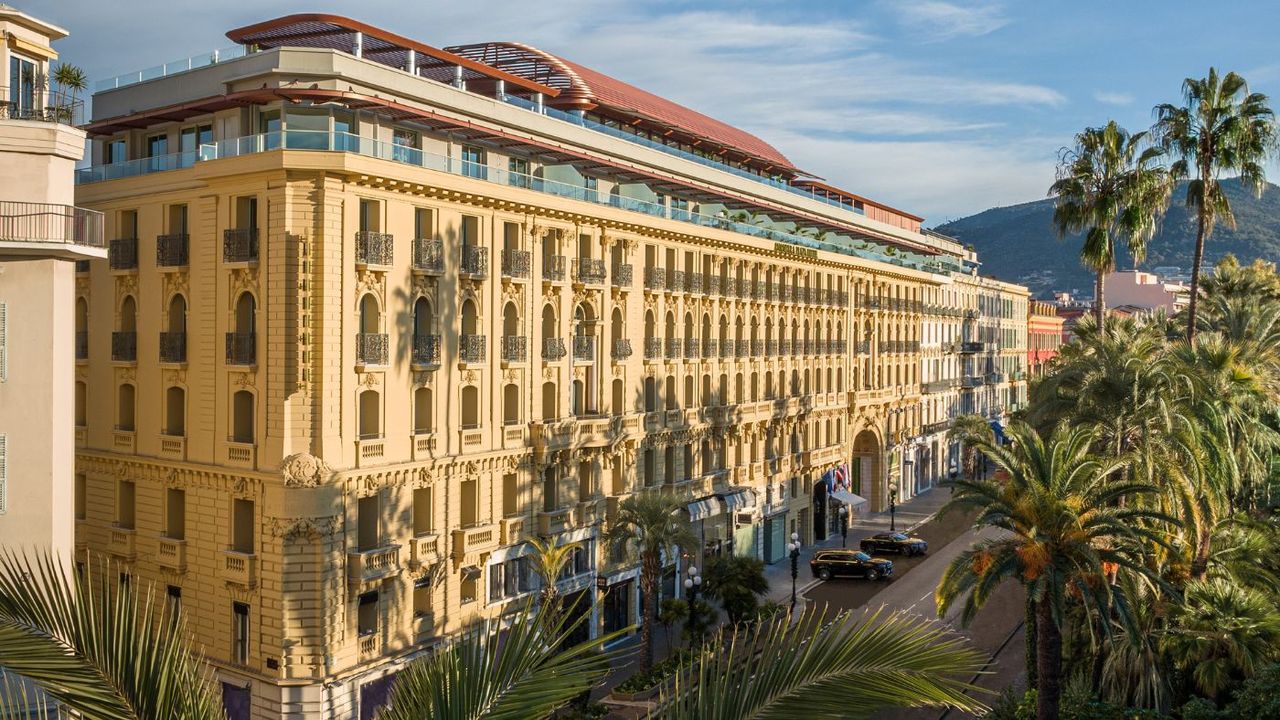 Anantara Plaza Nice Hotel overlooks Jardin Albert 1er and the Promenade des Anglais