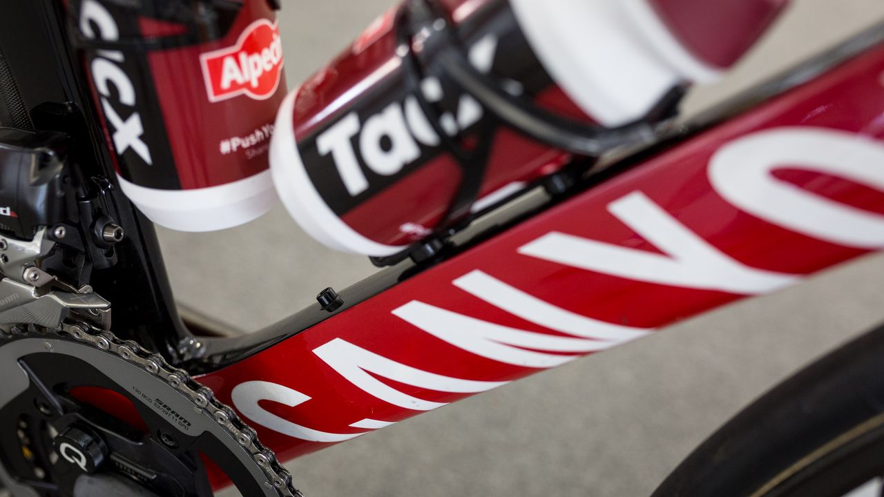 Tacx bidon and bidon holder combo
