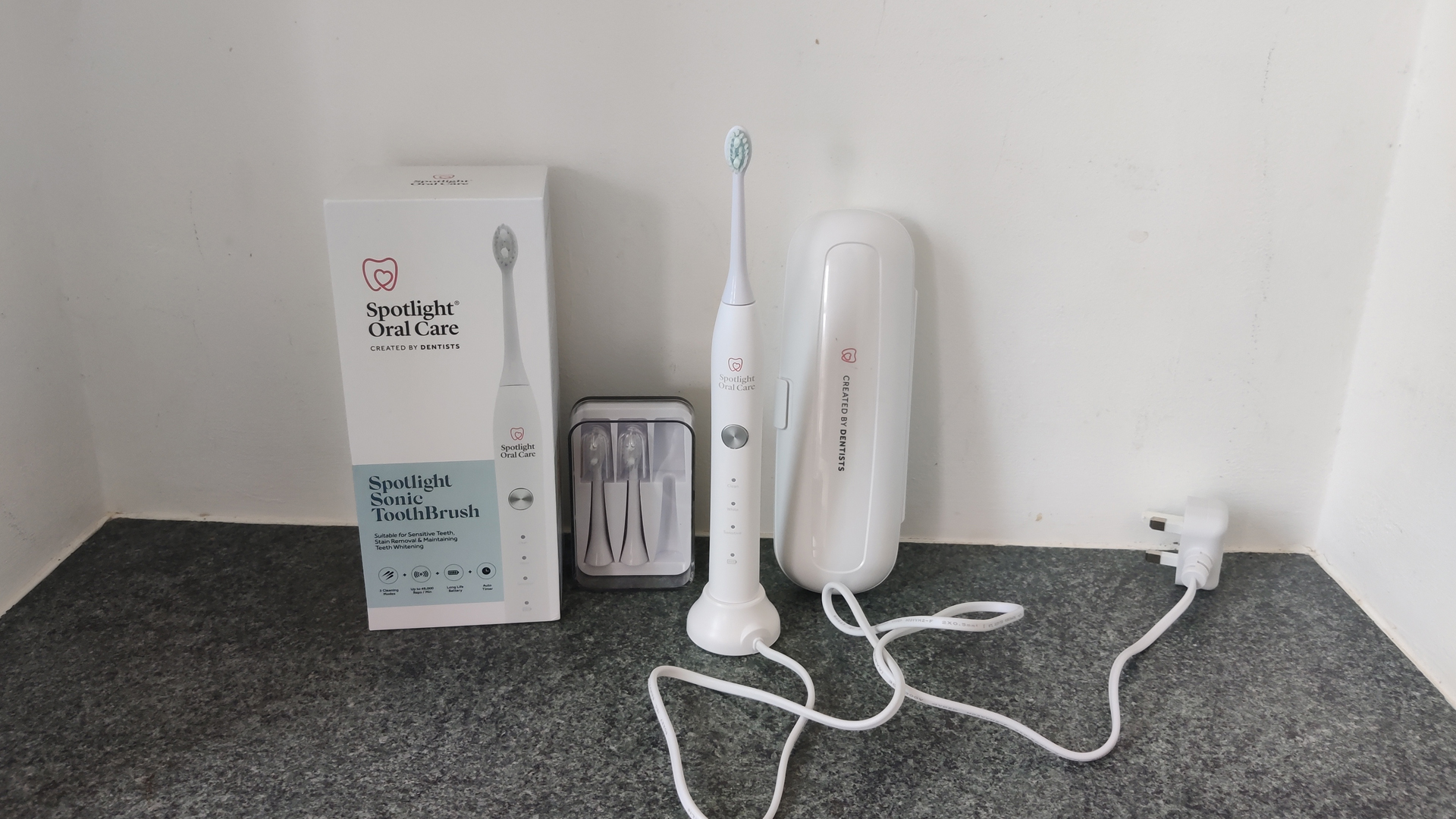 Afgeschaft Megalopolis Samenhangend Spotlight Oral Care Sonic Toothbrush review | Live Science