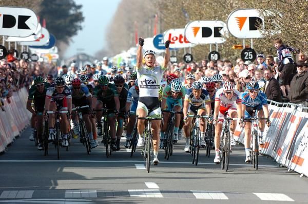 Arms aloft for stage 2 victor Marcel Kittel (Project 1t4i)