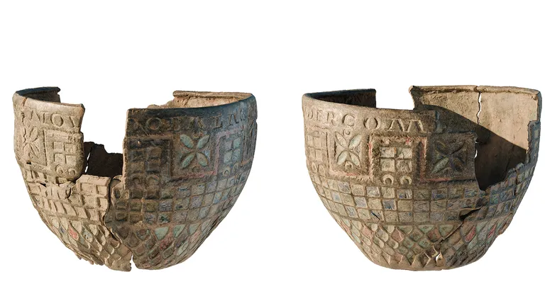 Arqueólogos criaram uma reconstrução do Copo de Berlanga por meio de escaneamento 3D e da recomposição virtual dos fragmentos. Crédito da imagem: 3D Stoa – Archaeology and Heritage