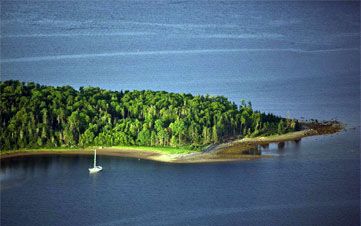 Middle Hardwood Island