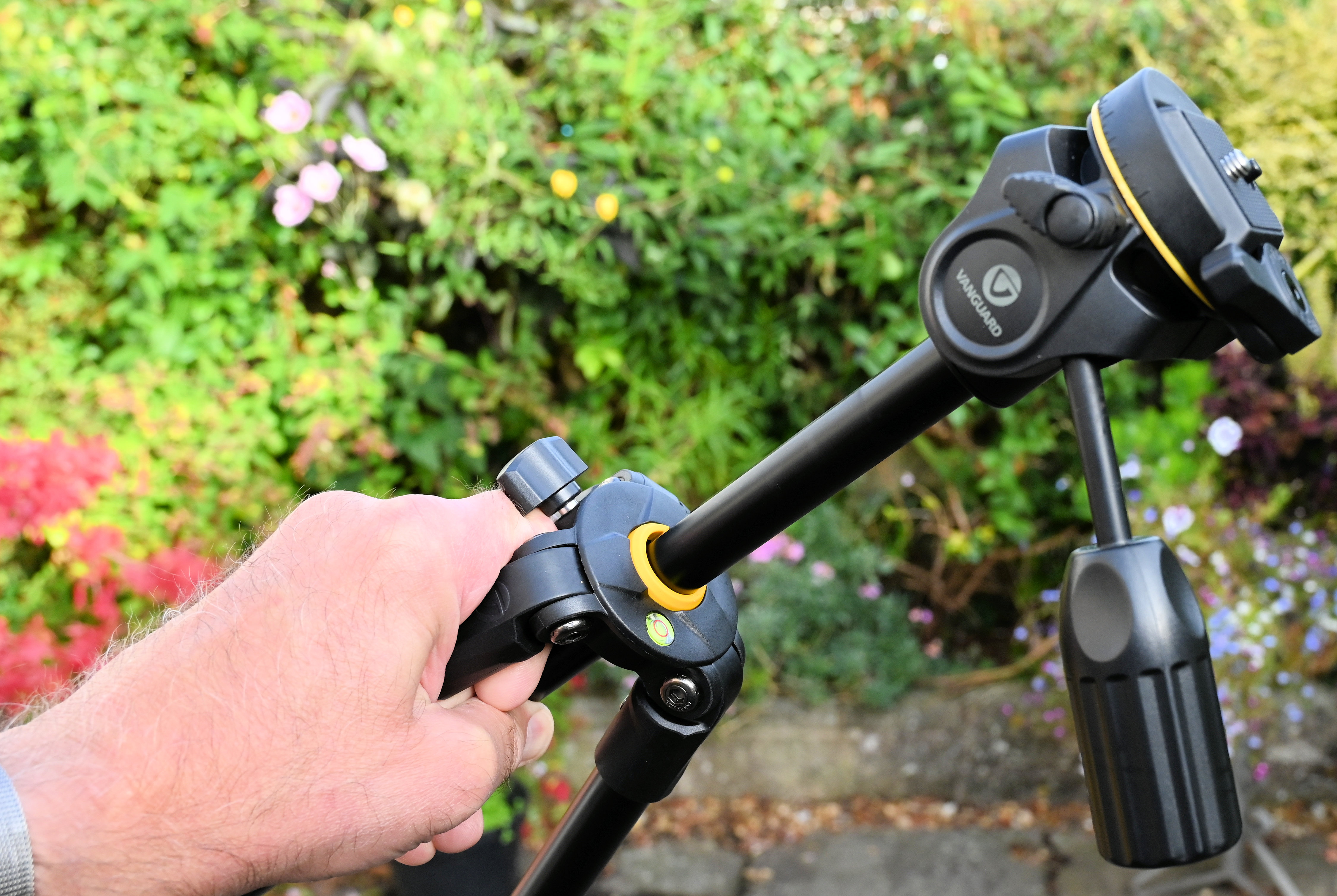 Vanguard Vesta 203AP tripod kit