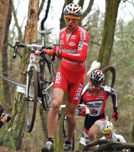 Michael Boro&scaron; chasing.