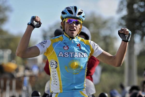 Alberto Contador (Astana) celebrates his win in Malh&atilde;o