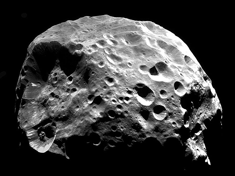 Saturn&#039;s moon Phoebe