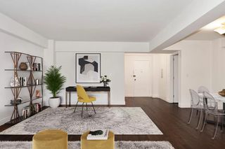 new york apartment entryway