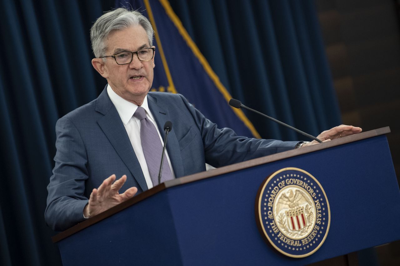 Jerome Powell speaks in Washington