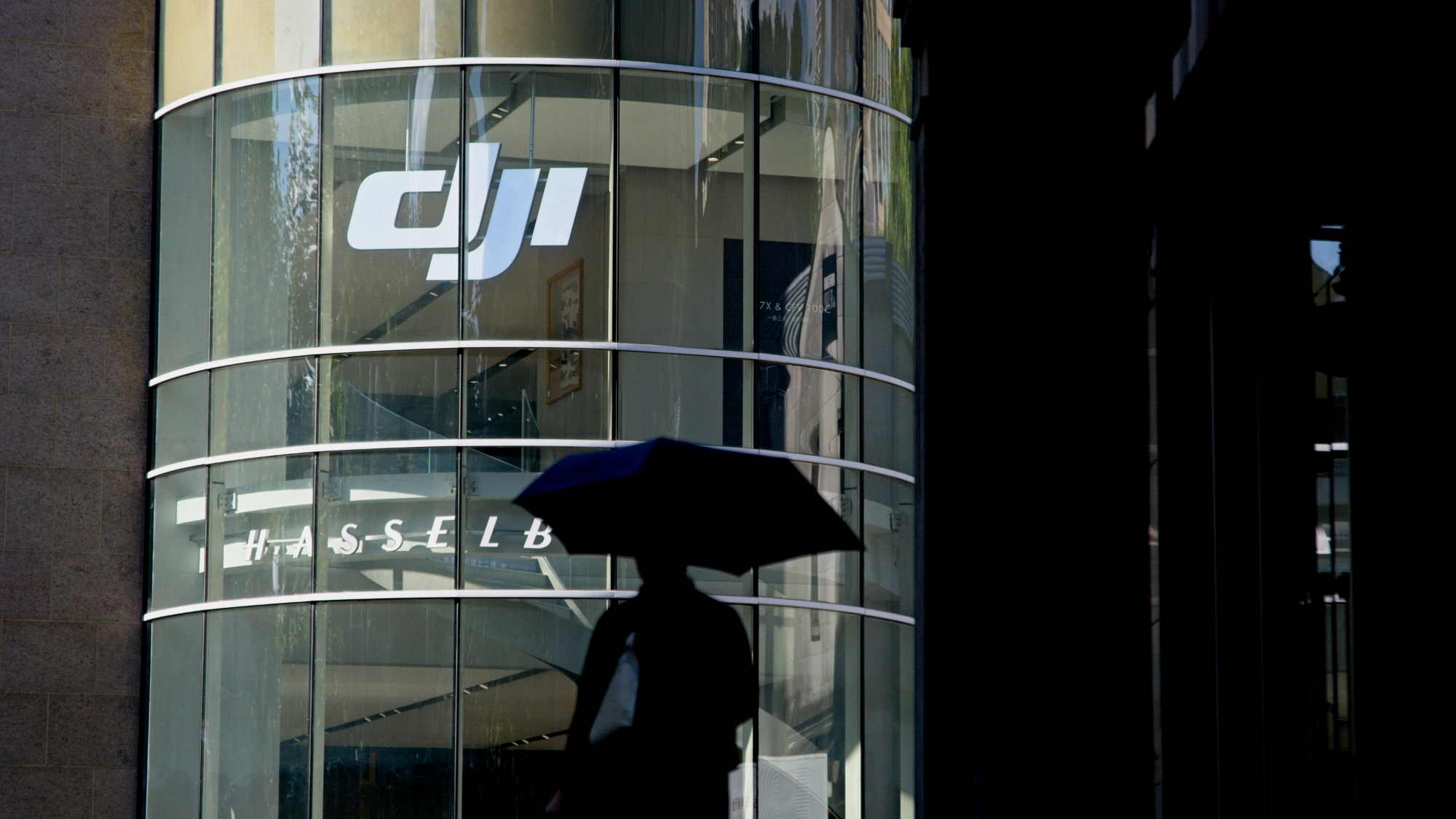 DJI