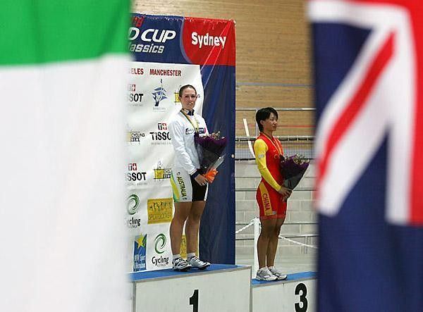 Looking to Beijing? &ndash; Katherine Bates won the points race at the Sydney round of the track World Cup in Sydney on November 17, 2006, but was already thinking of the same event in 2008 at the Beijing Olympics.
