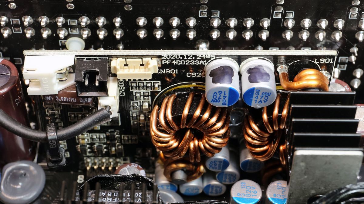 EVGA 1000 P6