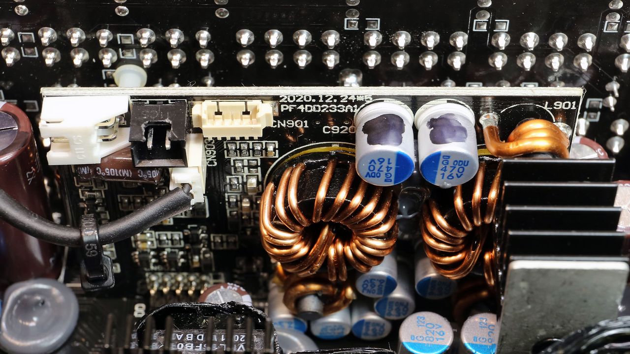 EVGA 1000 P6
