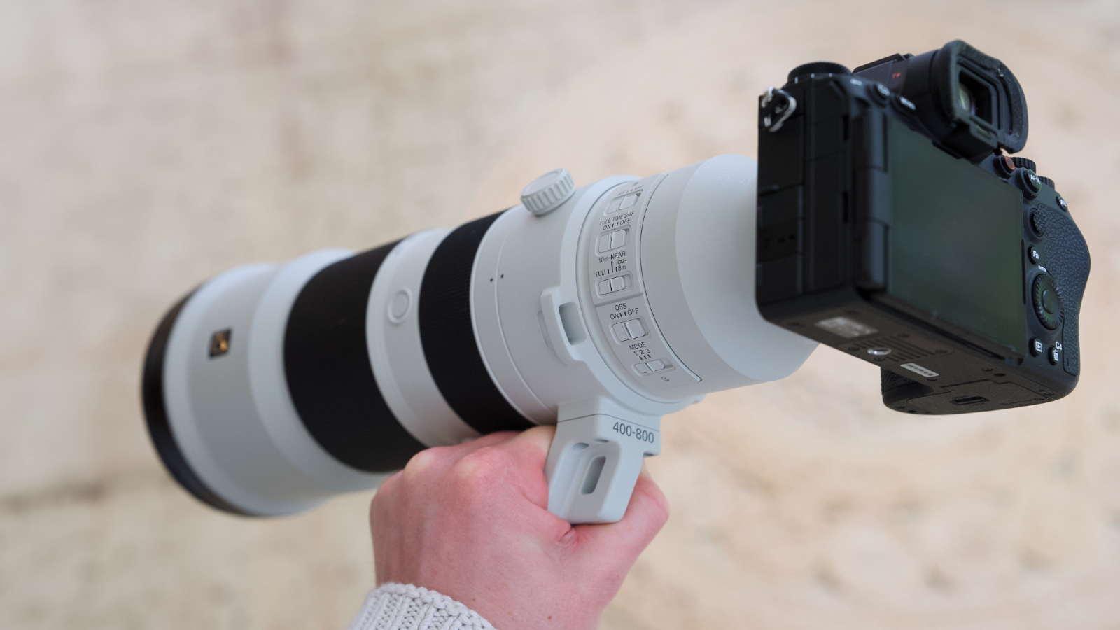 Sony FE 400-800mm F6.3-8 lens