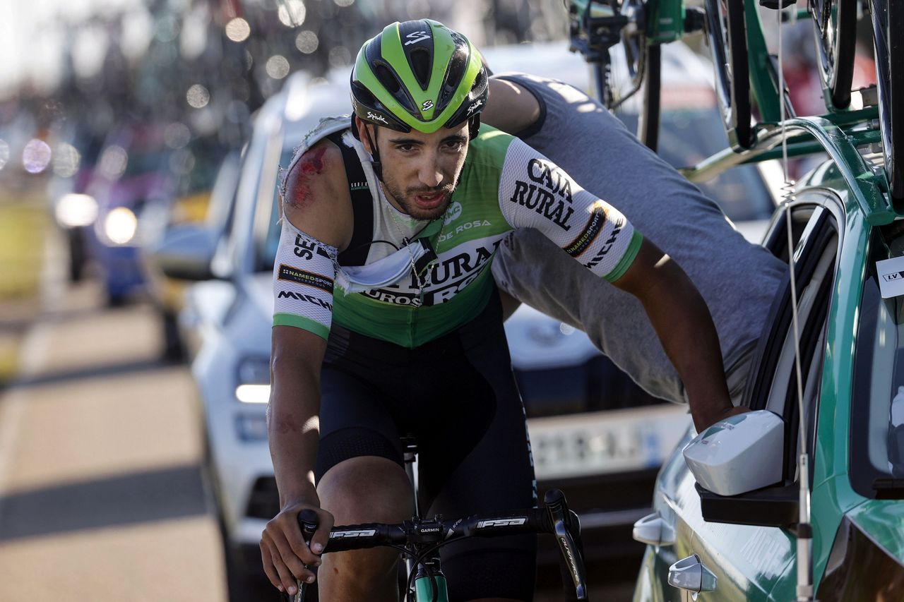 Vuelta Espana 2020 - 75th Edition - 9th stage Castrillo del Val - Aguilar de Campoo 157,7 km - 29/10/2020 - Hector Saez (ESP - Caja Rural - Seguros RGA) - Crash - Injury - photo Luis Angel Gomez/BettiniPhoto&Acirc;&copy;2020
