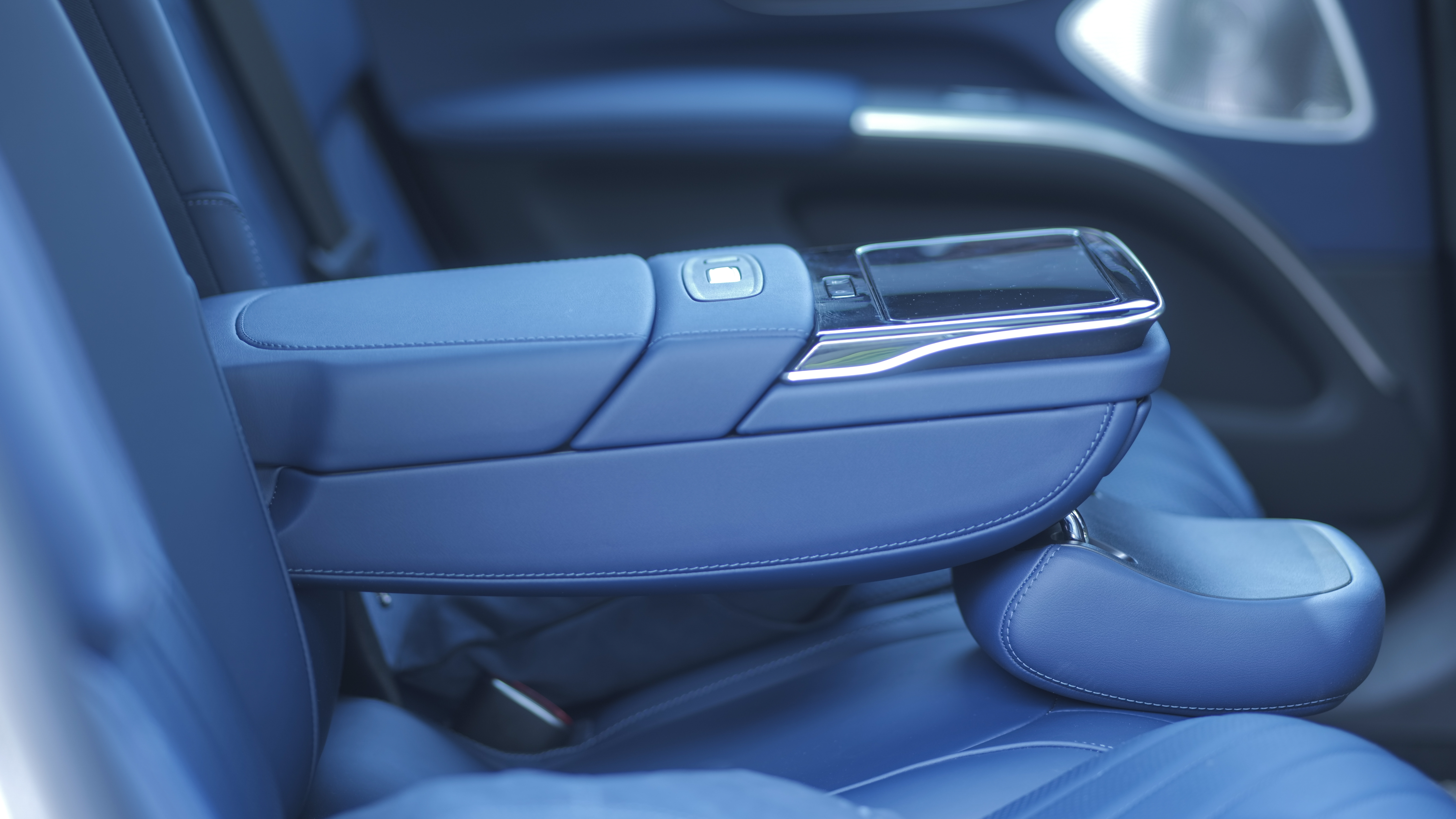2025 Mercedes-Benz EQS Sedan review.