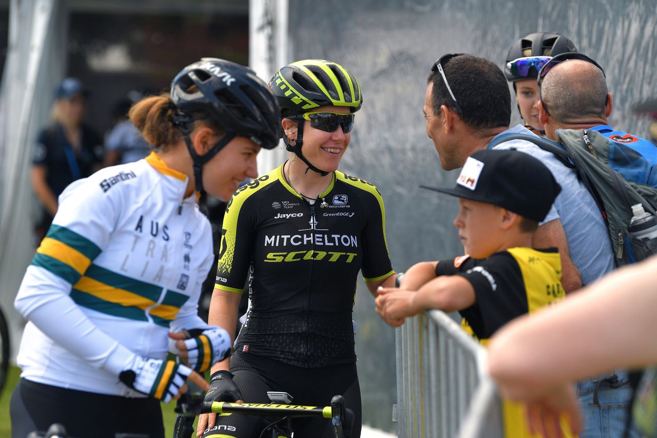 Amanda Spratt ahead of the race