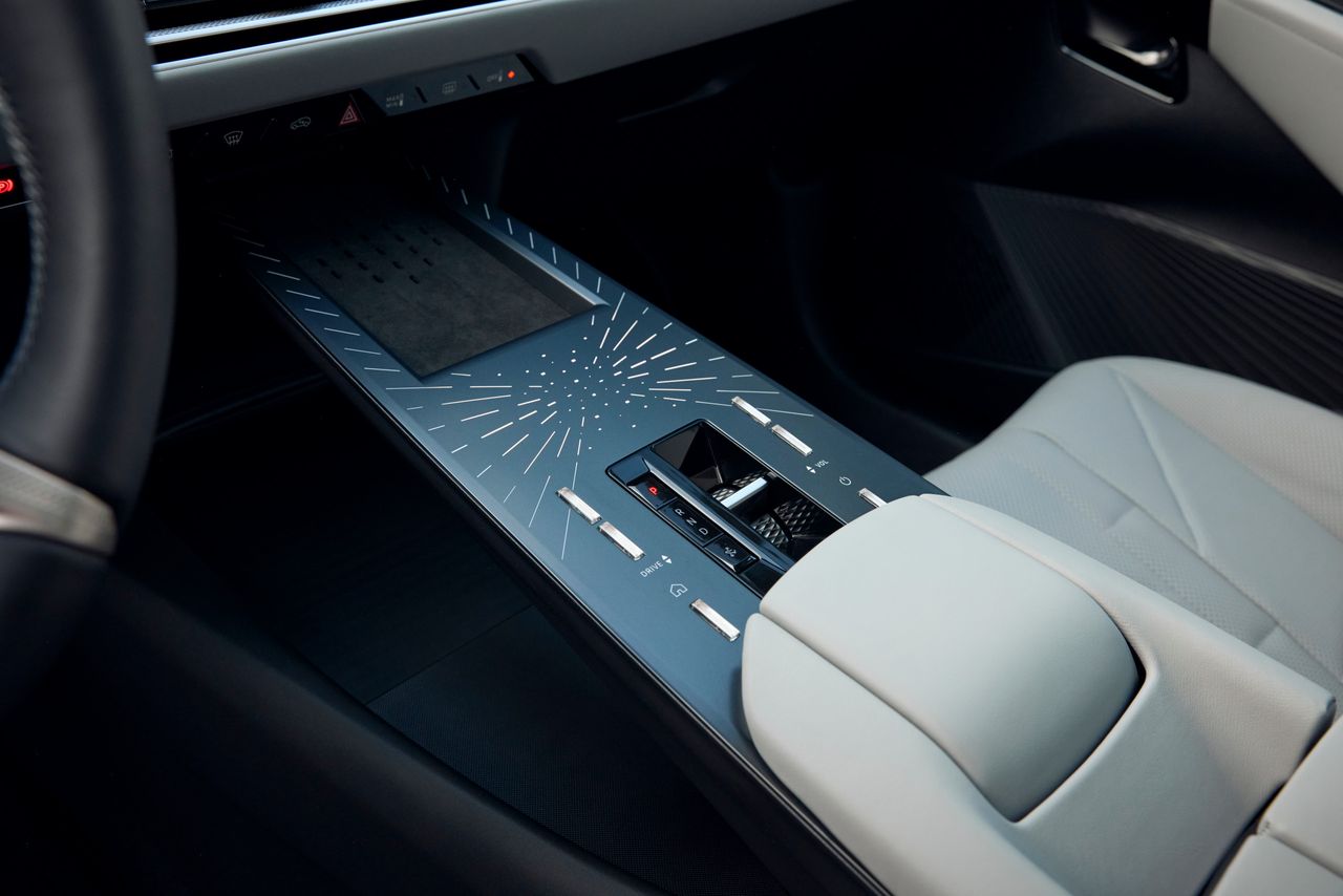 Interior details, DS No.7