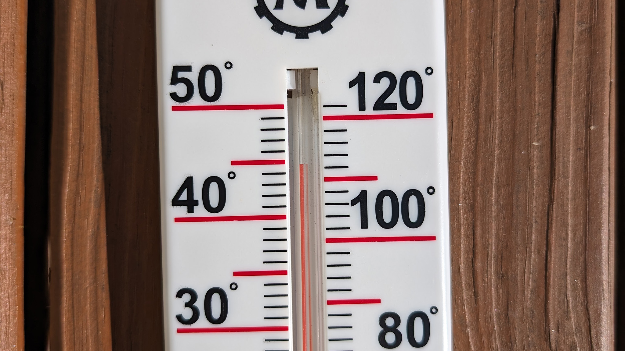 Messung der Temperatur zum Vergleich mit dem Temperatursensor des Google Pixel 8 Pro