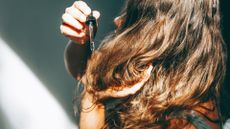 How to stop frizzy hair