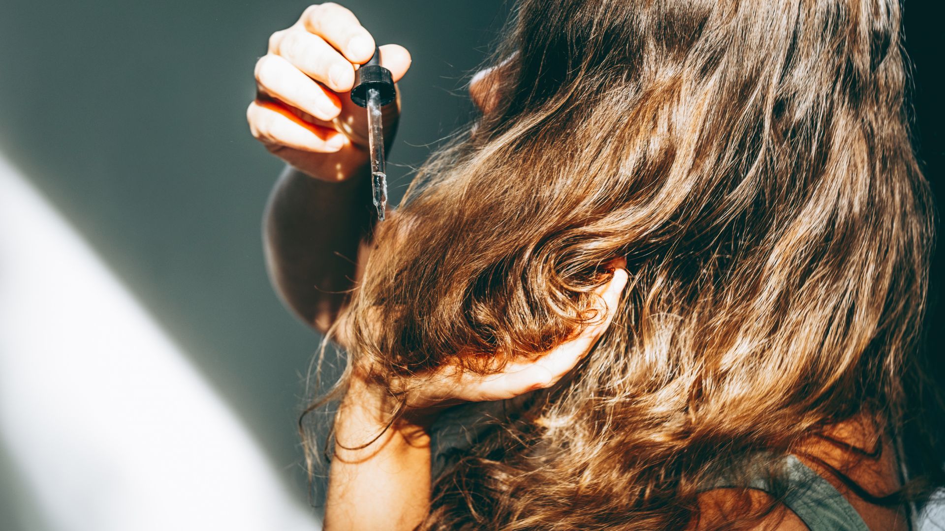 How to stop frizzy hair