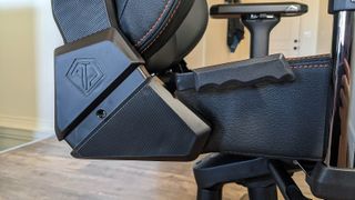Anda Seat Kaiser 3 Gaming Chair Lever