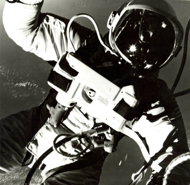 The 1st American Spacewalk In NASA Photos | Space