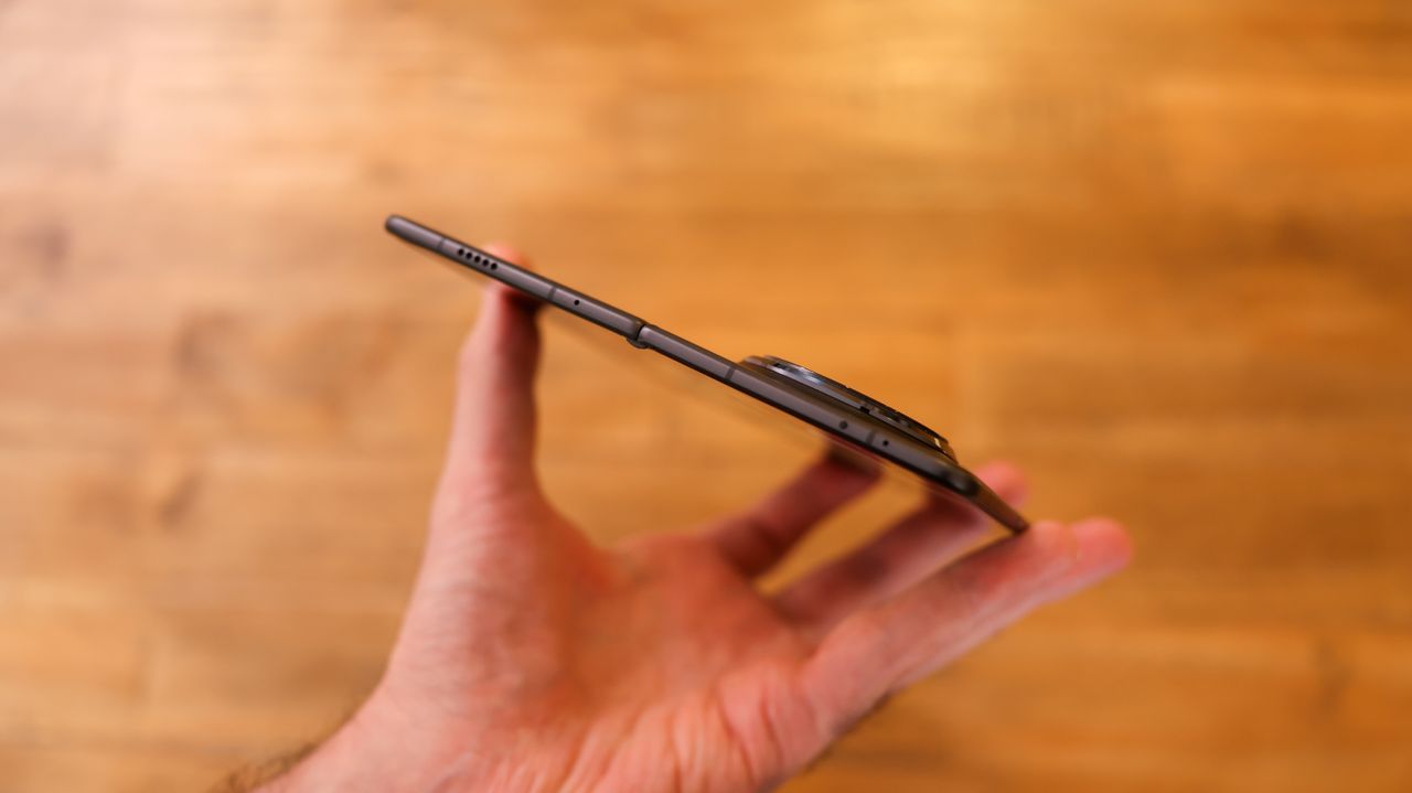 A photo of the Honor Magic V3