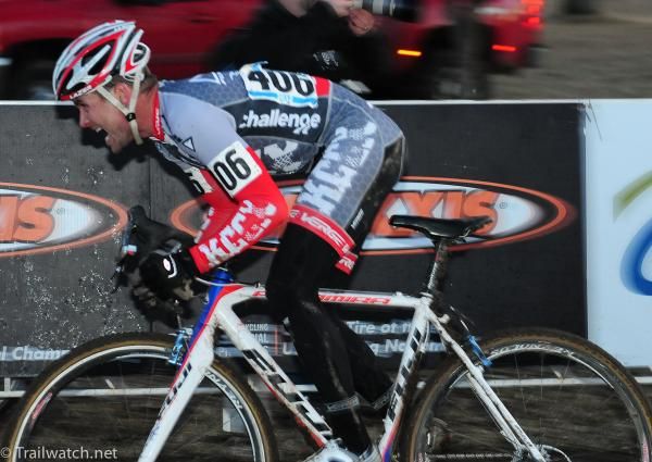 Brad Cole (KCCX Fuji Elite) sprinting to the finish