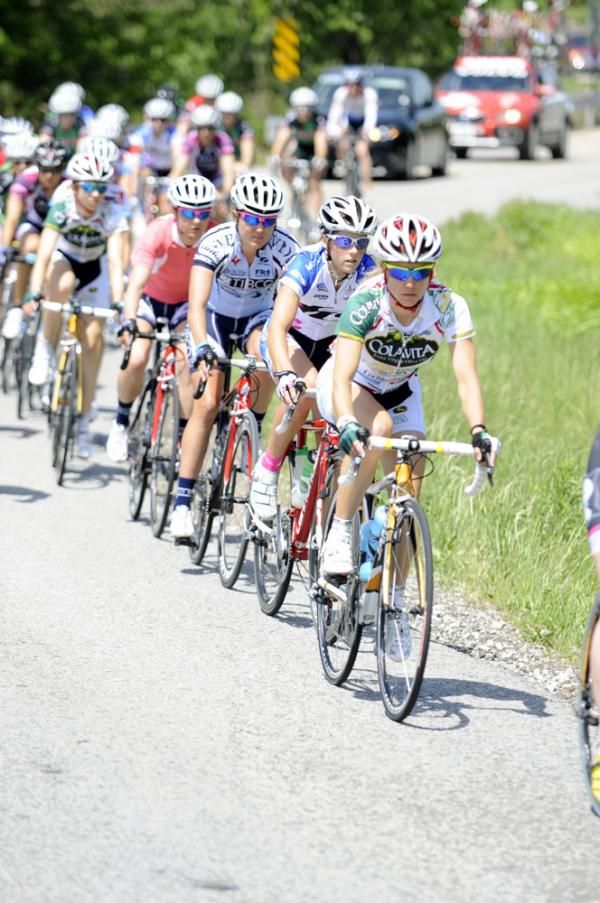 Janel Holcomb (Colavita/Forno d'Asolo) in the peloton