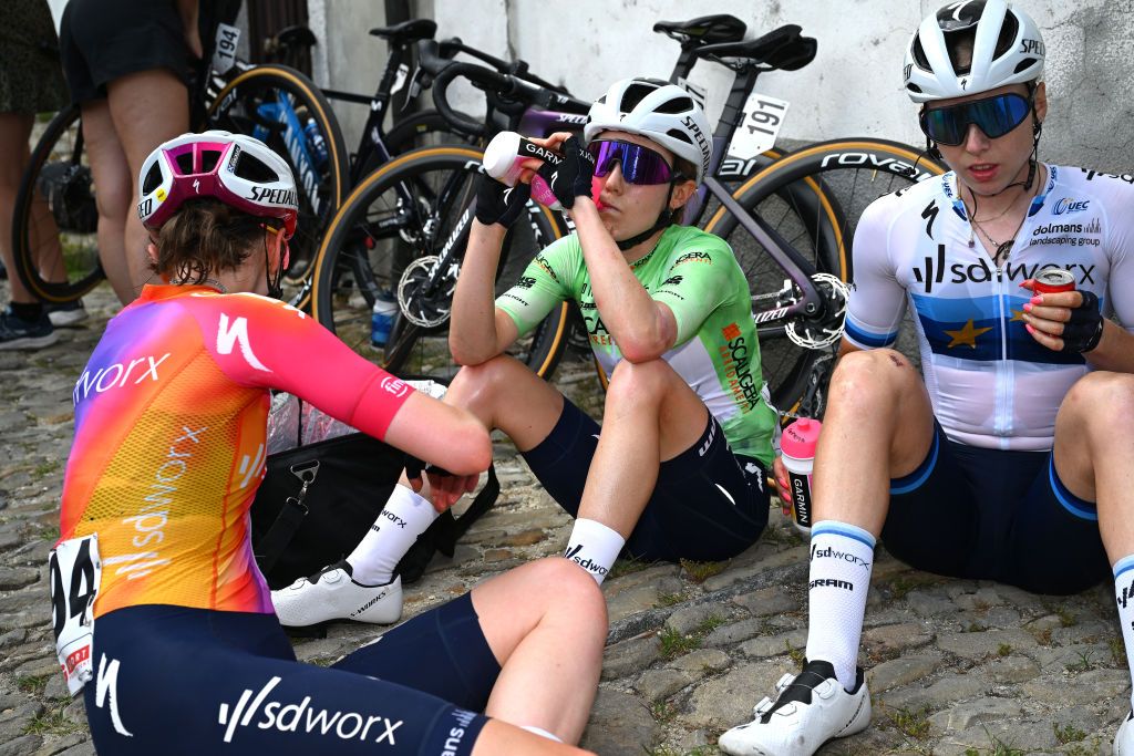 CANELLI ITALY JULY 05 LR Anna Shackley of The United Kingdom Niamh FisherBlack of New Zealand Green Mountain Jersey and Lorena Wiebes of The Netherlands and Team SD Worx react after the 34th Giro dItalia Donne 2023 Stage 6 a 1044km stage from Canelli to Canelli 315m UCIWWT on July 05 2023 in Canelli Italy Photo by Dario BelingheriGetty Images
