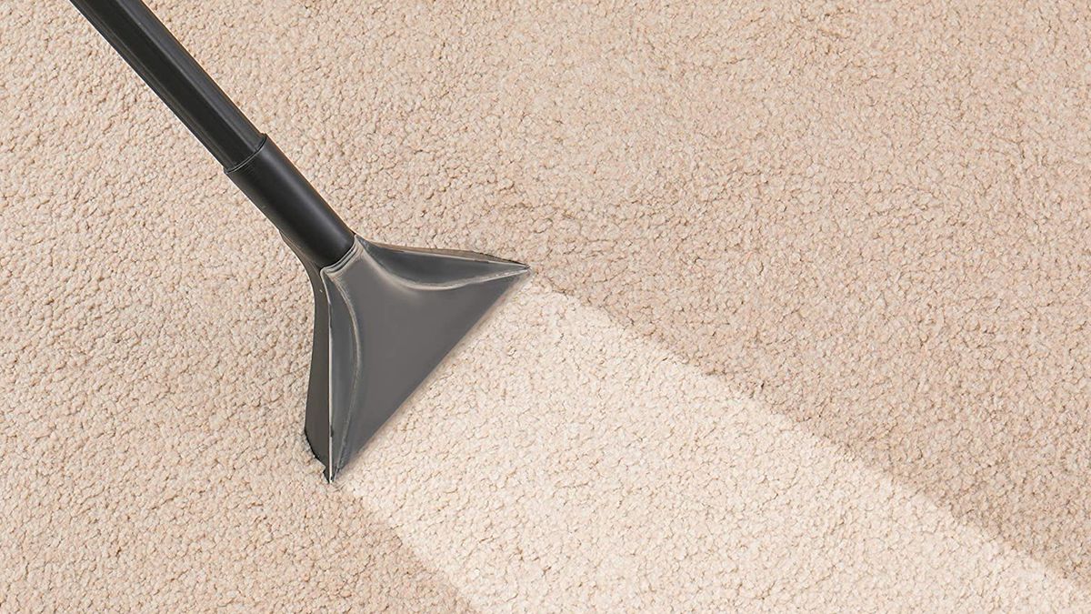 How to clean a carpet – treat stains at home, with or without