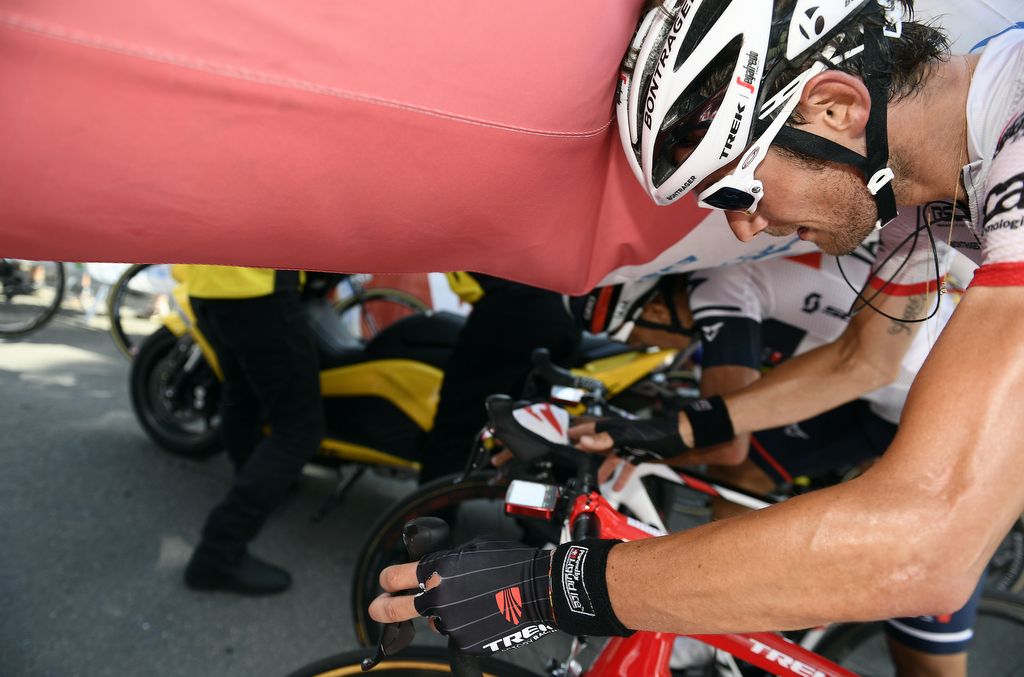 Fr&auml;nk Schleck (Trek-Segafredo) was caught up in the flamme rouge collapse