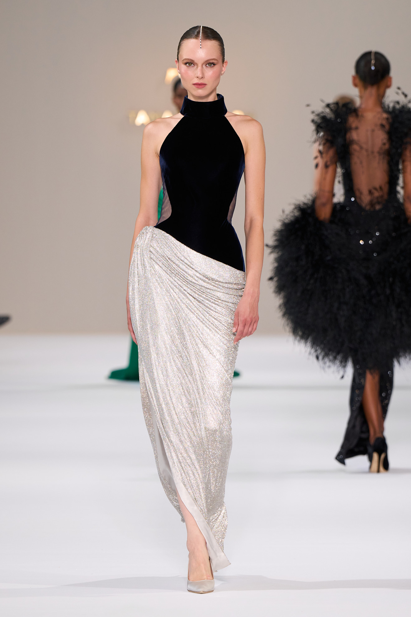 Taylor Swift's Tamara Ralph gown at the 2026 MTV VMAs red carpet