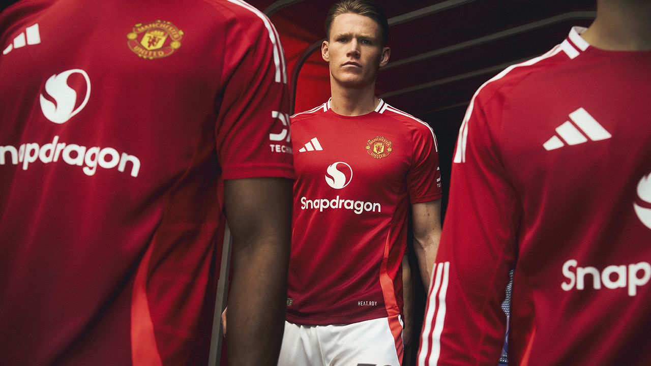 Adidas Manchester United home kit 2024/25
