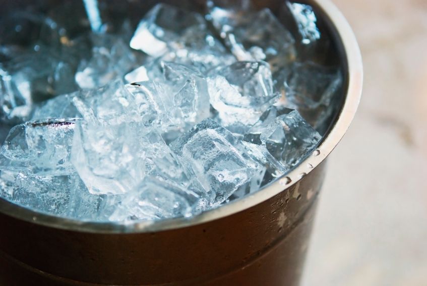 Ice bucket.